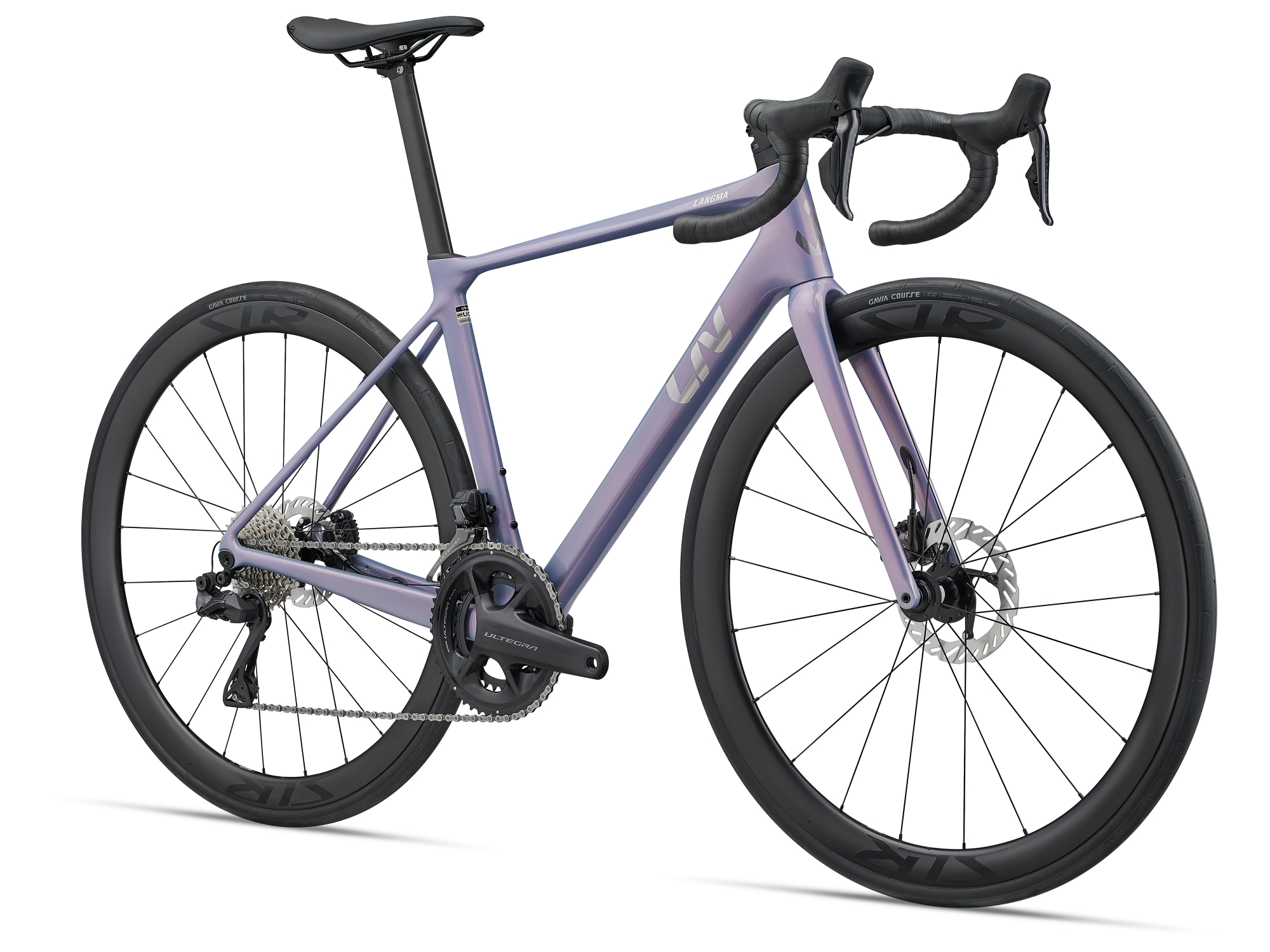 Liv Langma Advanced Rennvelo in Aurora Silver mit Scheibenbremsen und Carbonlaufrädern in Dreiviertelansicht.