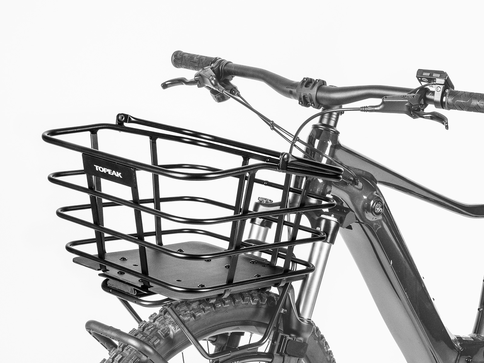 Topeak Urban Basket DX 18 Fahrradkorb in Schwarz am Lenker montiert, mit stabilem Metallrahmen und Befestigungsplatte.