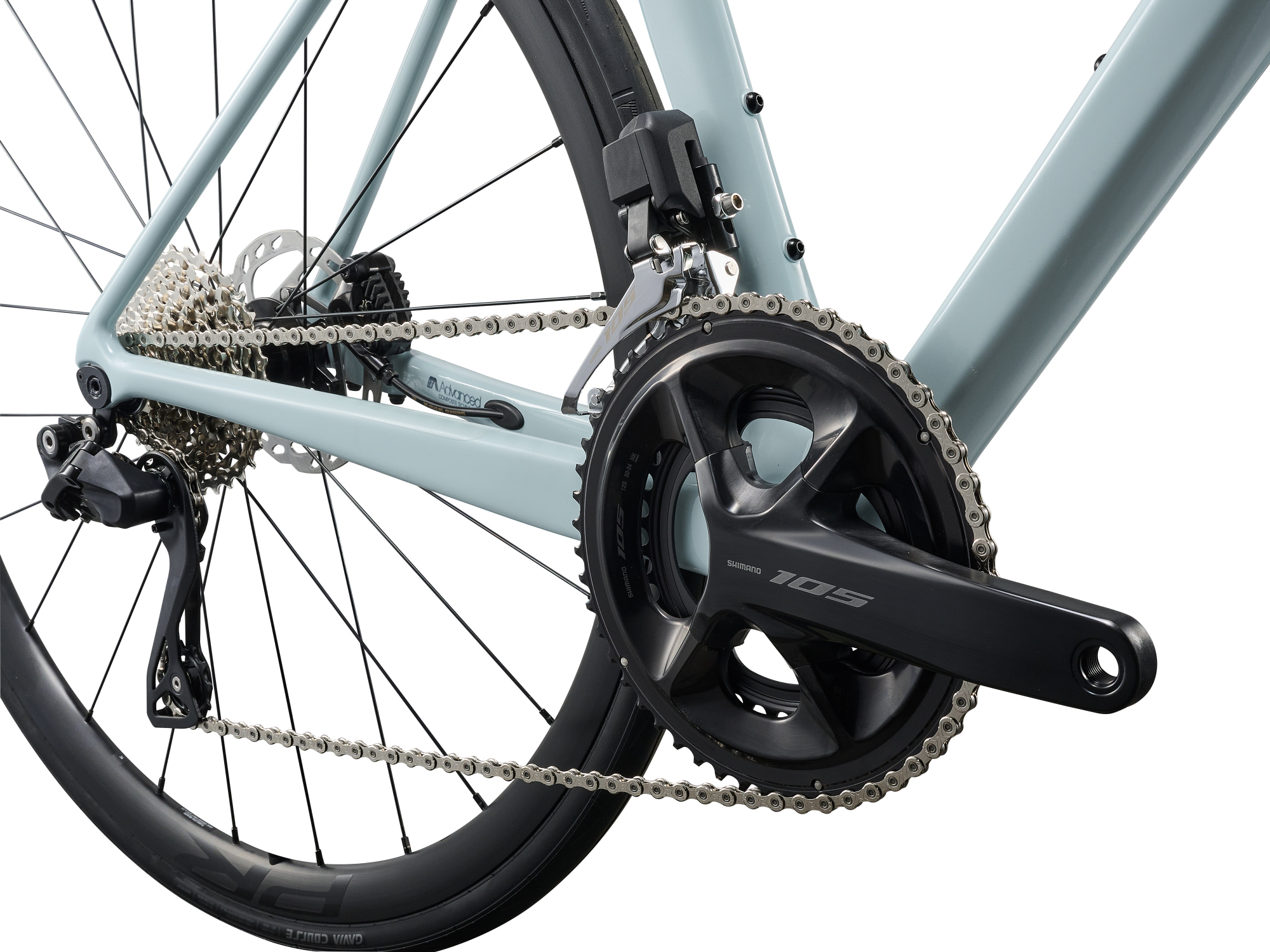 Liv Langma Advanced 1 Rennvelo in Morning Haze mit Shimano 105 Kurbel und elektronischer Schaltung.