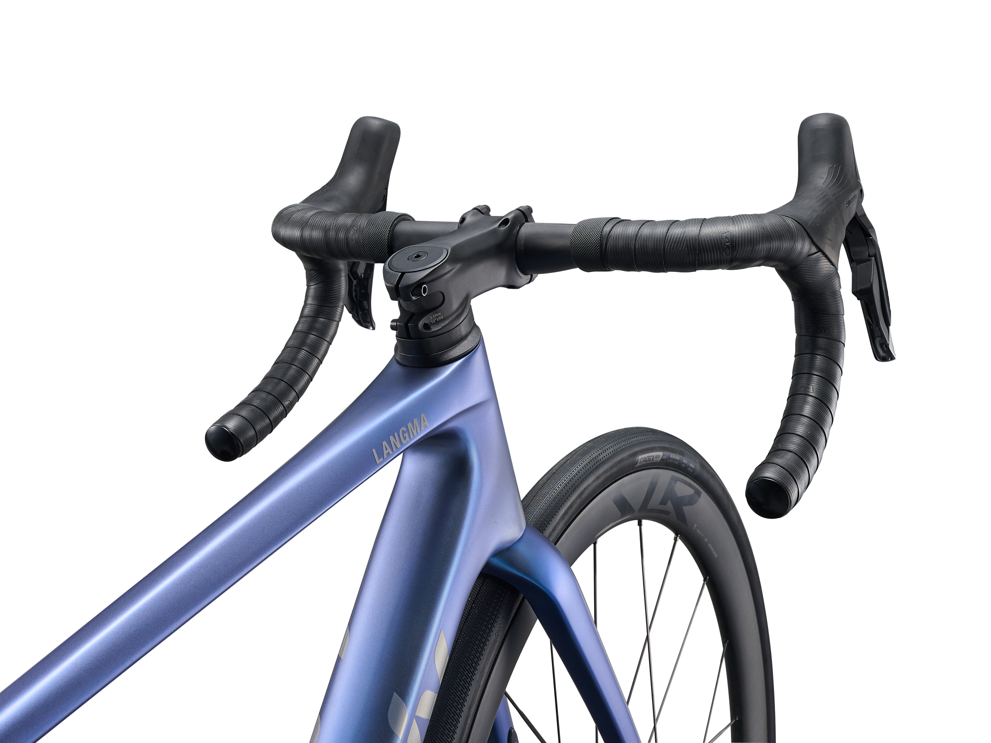 Liv Damen-Rennrad Langma Advance PRO 0 in Thundercloud blau mit Carbonrahmen und Carbongabel, Detailansicht vorderer Rahmen mit Lenkeinheit, Ansicht von schräg hinten 