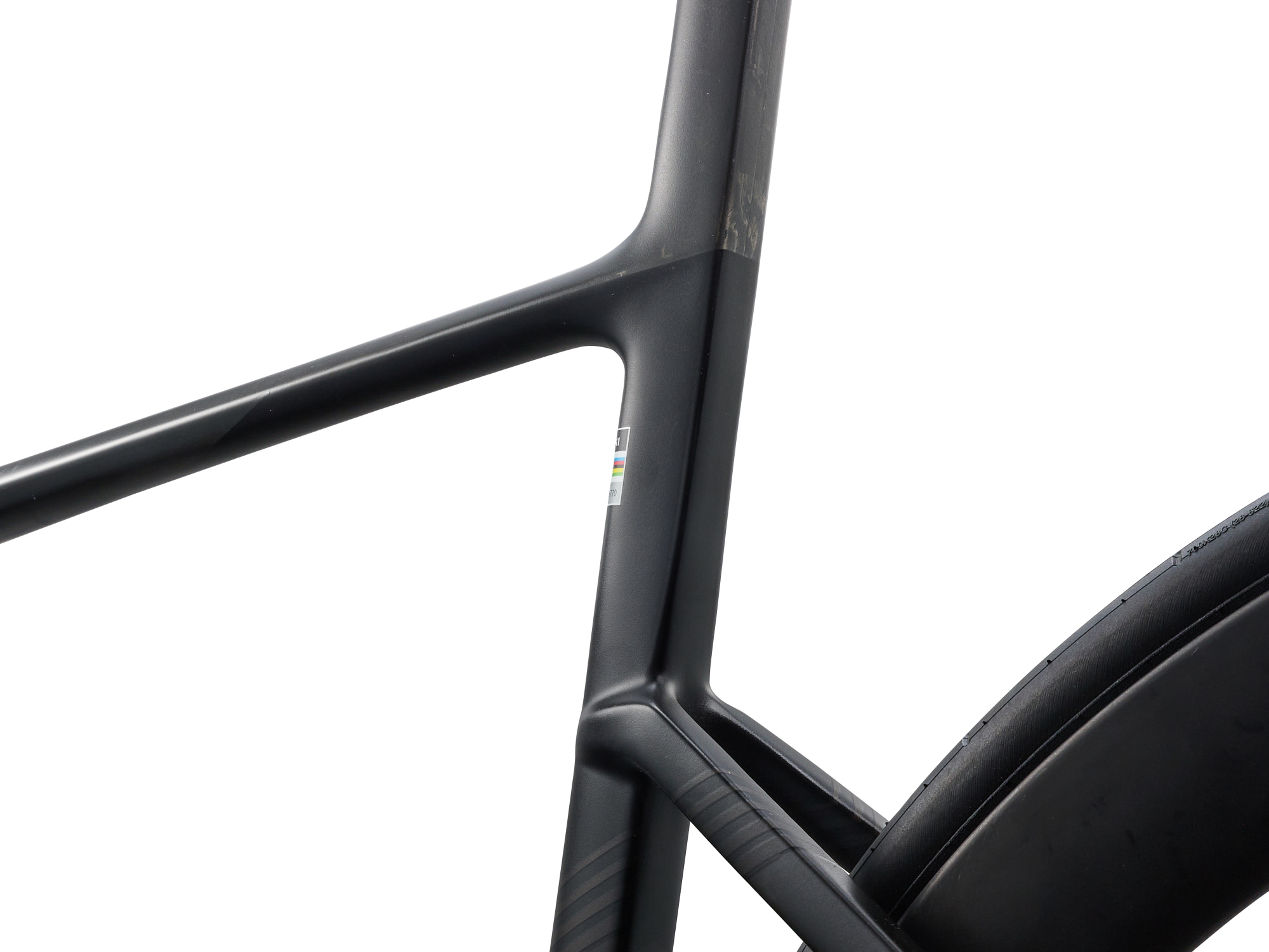Giant Propel Advanced SL Rennvelo in Raw Carbon mit aerodynamischem Sitzrohr in Detailansicht.