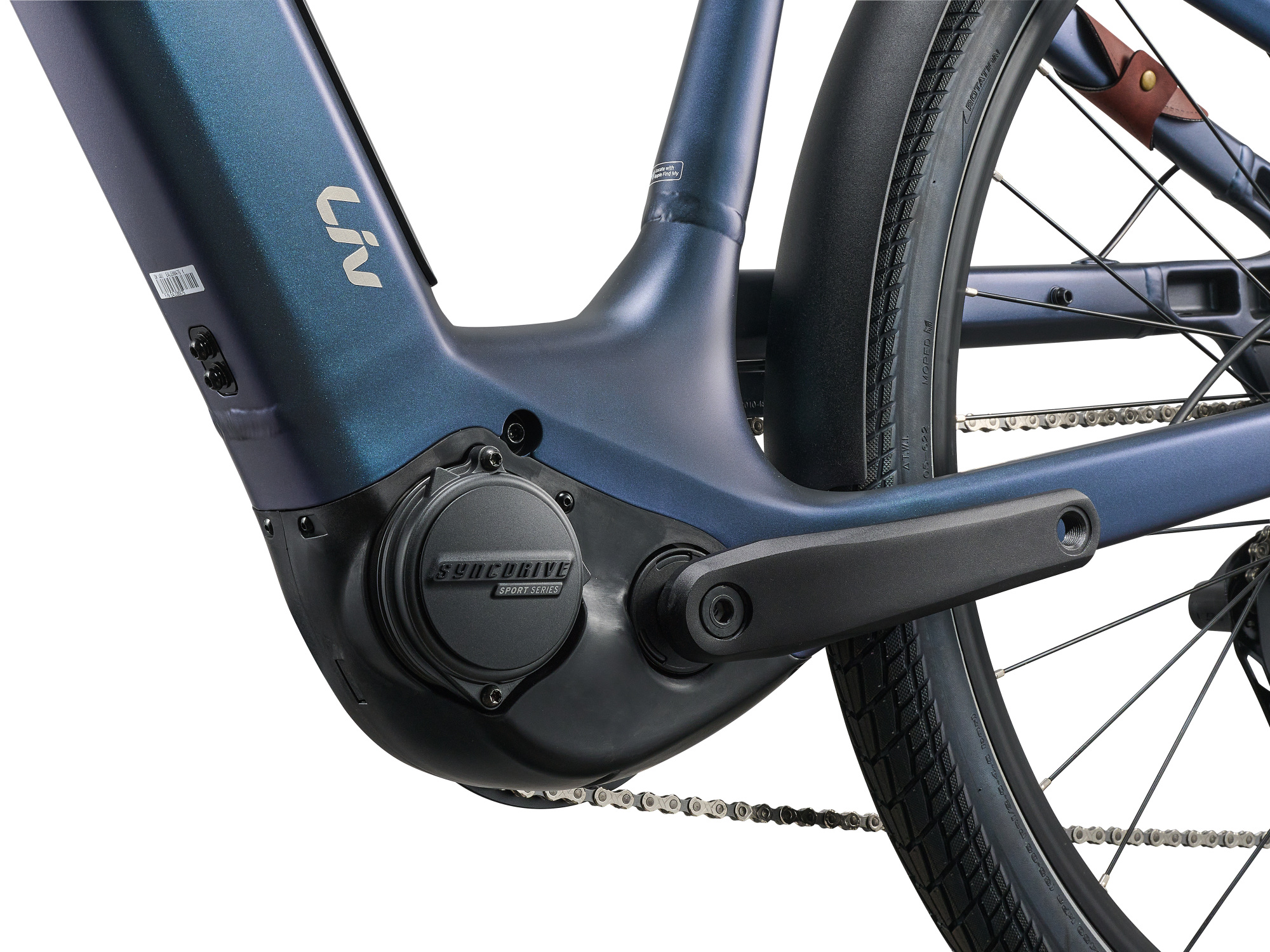 Liv E-Bike Modell Allure E+, mit tiefem Einstieg in gedecktem blau, mit braunem Sattel und Griffen, Federgabel, Schutzblechen, Lampen und Gepäckträger, Detailansicht Motor