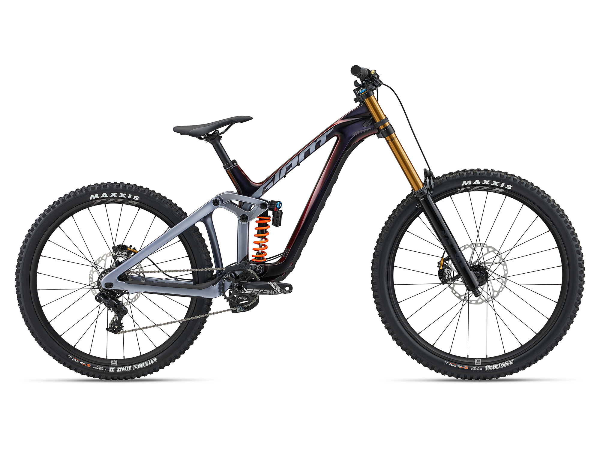 Downhill-Mountainbike von Giant, Modell Glory Advanced aus  Carbon in dunklem Lava-Rot mit grauem Hinterbau und goldenen Federbeinen