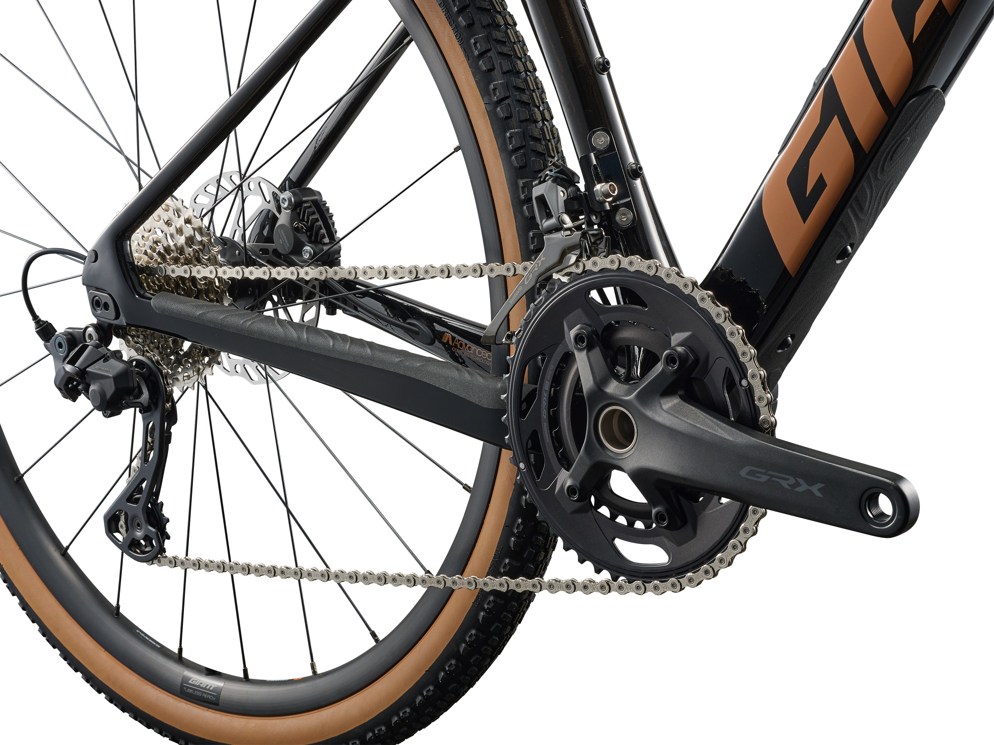 Gravelbike der Marke Giant, Modell Revolt Advanced 2 in dunklem schwarz Detailansicht Schaltung Shimano GRX mit Hinterbau 