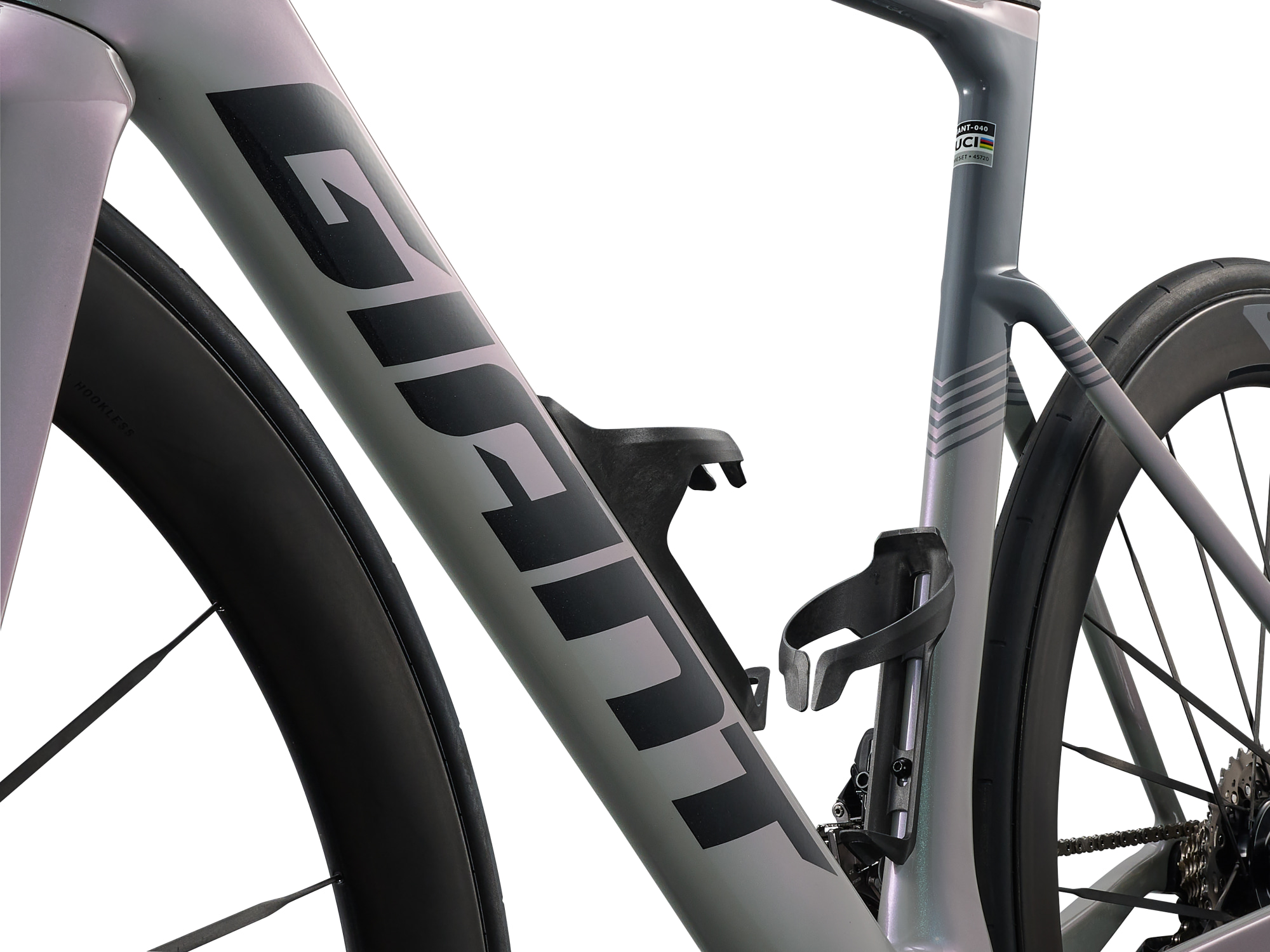 Giant Propel Advanced Pro DA Rennvelo in Supernova Grey mit trapezförmigem Oberrohr und Aero-Designlinien.