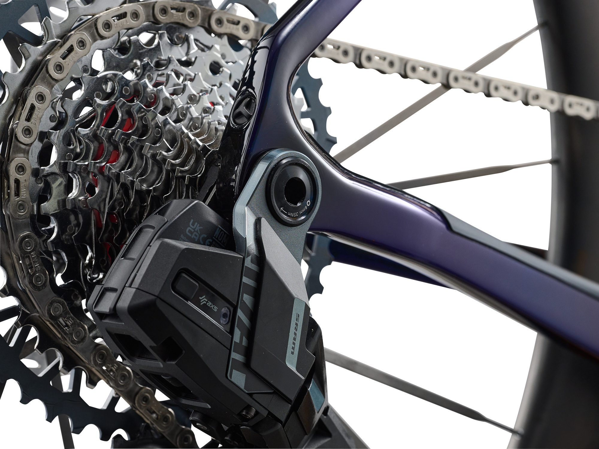 Giant Revolt Advanced SL 2 Gravelbike in Dunkelblau mit Kassette und elektronischem Schaltwerk in Detailansicht