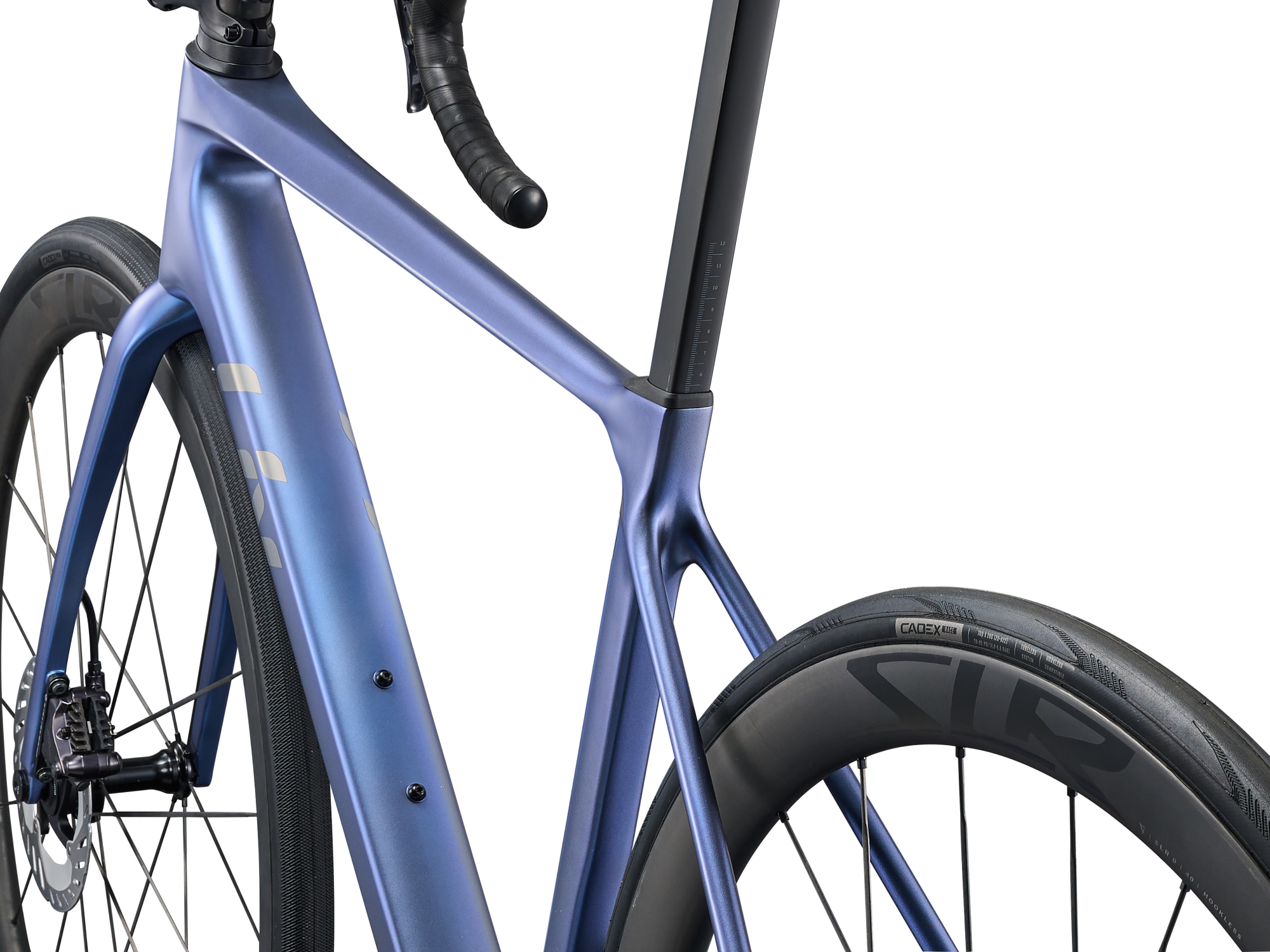 Liv Damen-Rennrad Langma Advance PRO 0 in Thundercloud blau mit Carbonrahmen und Carbongabel, Detailansicht Rahmen von schräg hinten