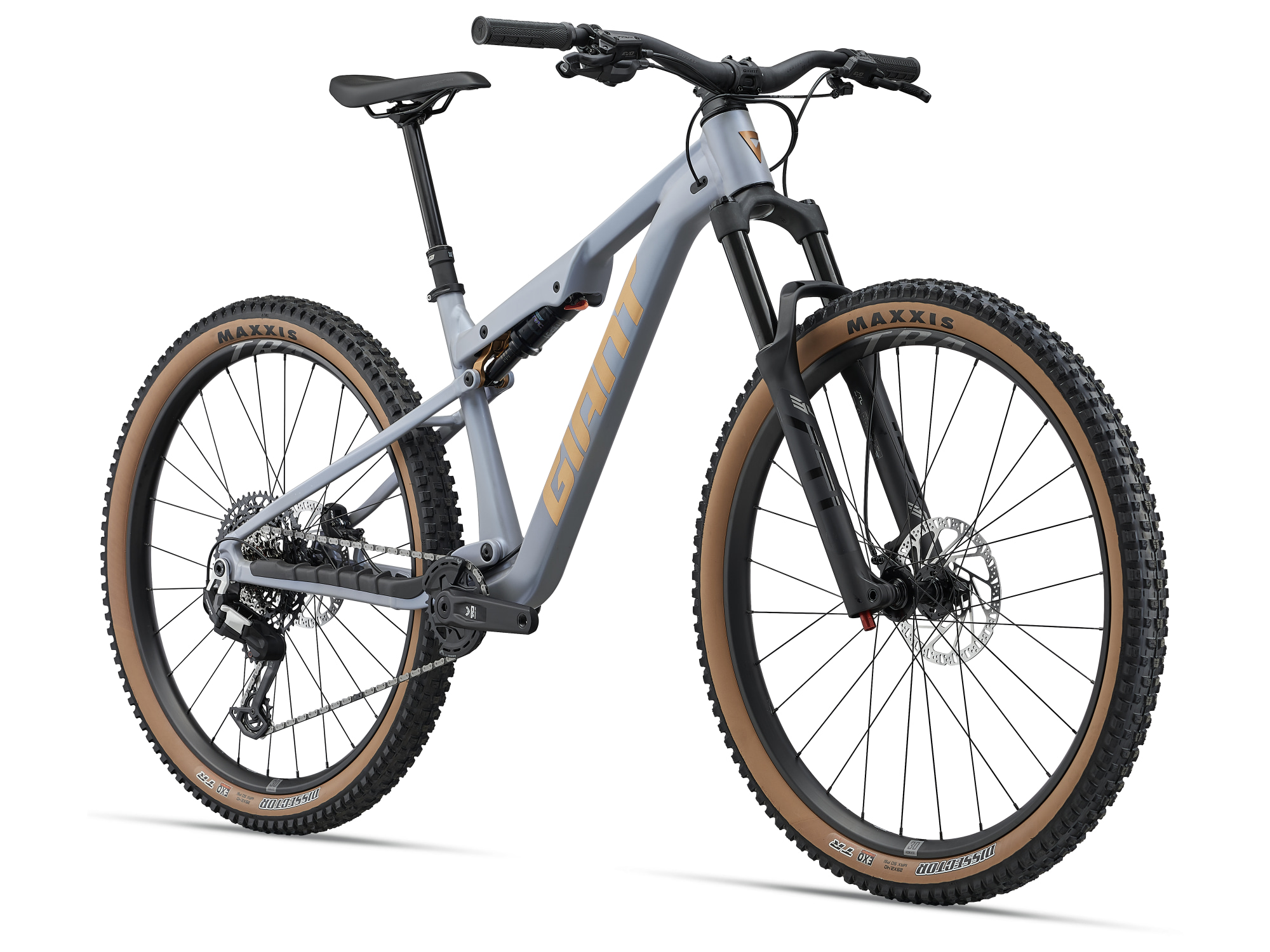 Giant Stance 0 Mountainbike in Moonstone mit Stollenreifen in Schrägansicht