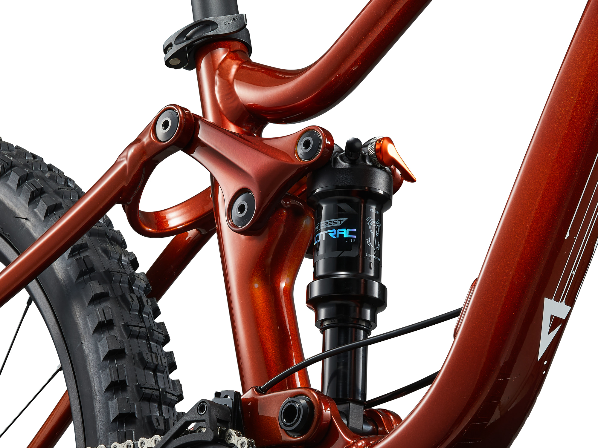 Giant Faith Mountainbike in Kupfer mit Hinterradfederung und Umlenkhebel in Detailansicht.
