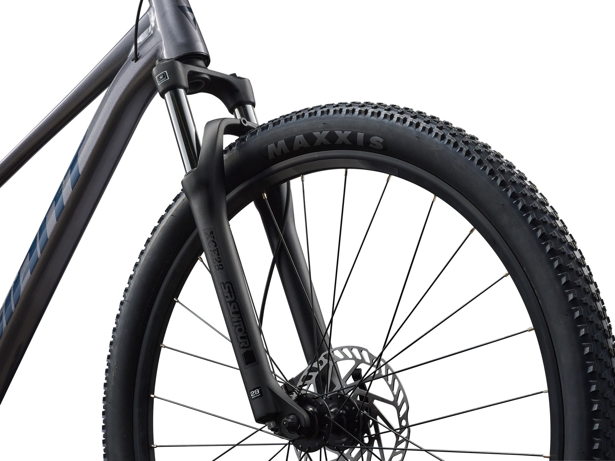 Giant Talon 3 Hardtail-Mountainbike in Liquid Metal mit SR Suntour Federgabel und Maxxis Reifen.