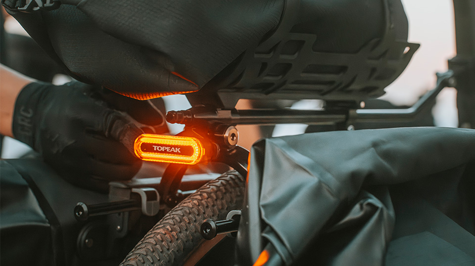 Topeak Gepäckträger Zi:RAK in schwarz mit Strap Mount Befestigung, mit optionaler Lampe