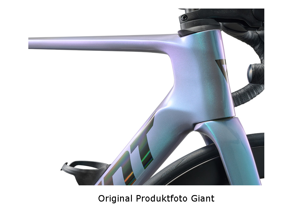 Giant Propel Advanced Pro 0 Di2 Aero-Rennrad in Blau-Lila mit schlankem Steuerrohr und Aero-Oberrohr.