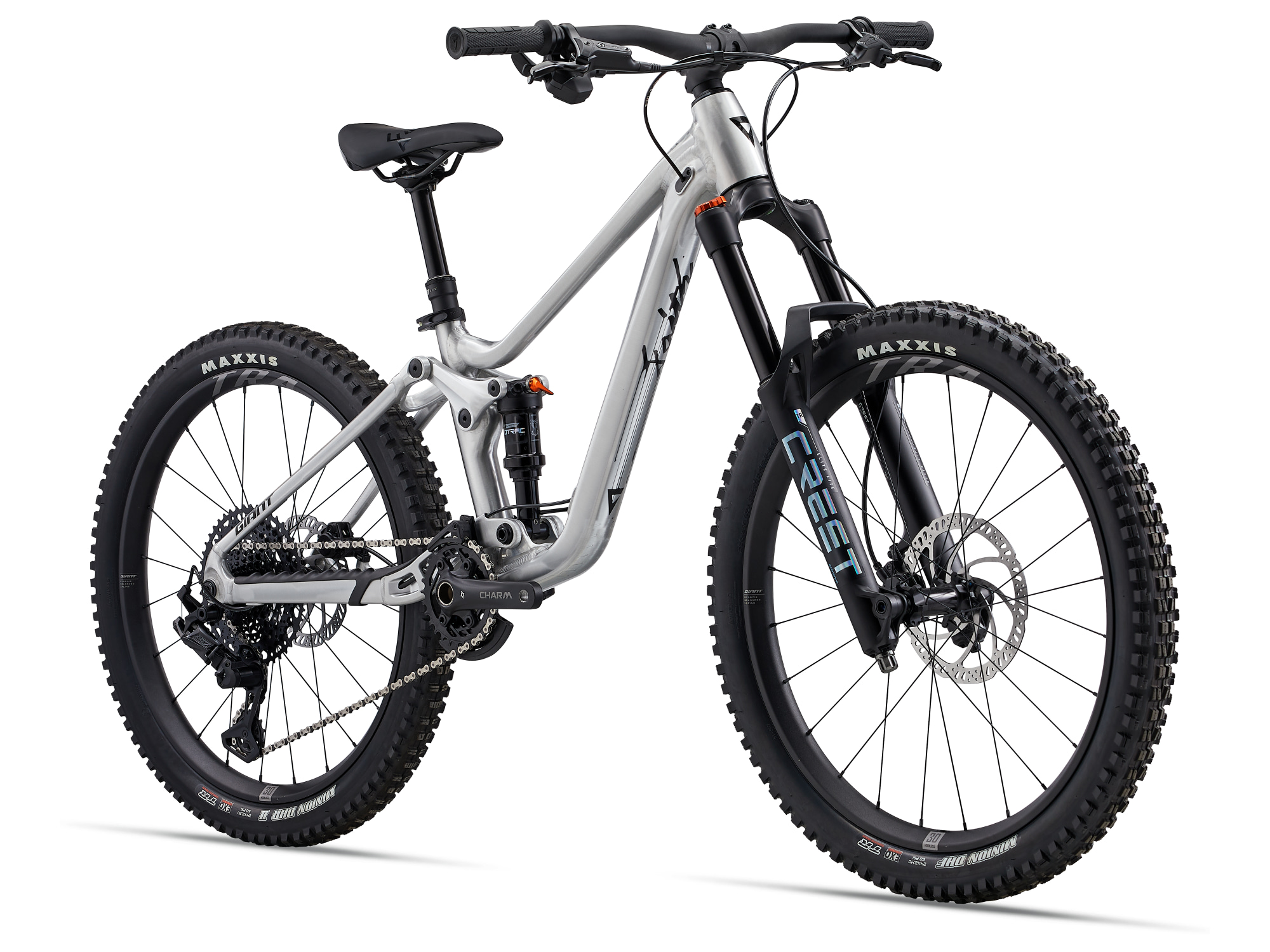 Giant Faith 24 Mountainbike in Raw Aluminium mit Vollfederung und 24-Zoll-Laufrädern in Schrägansicht von vorne.