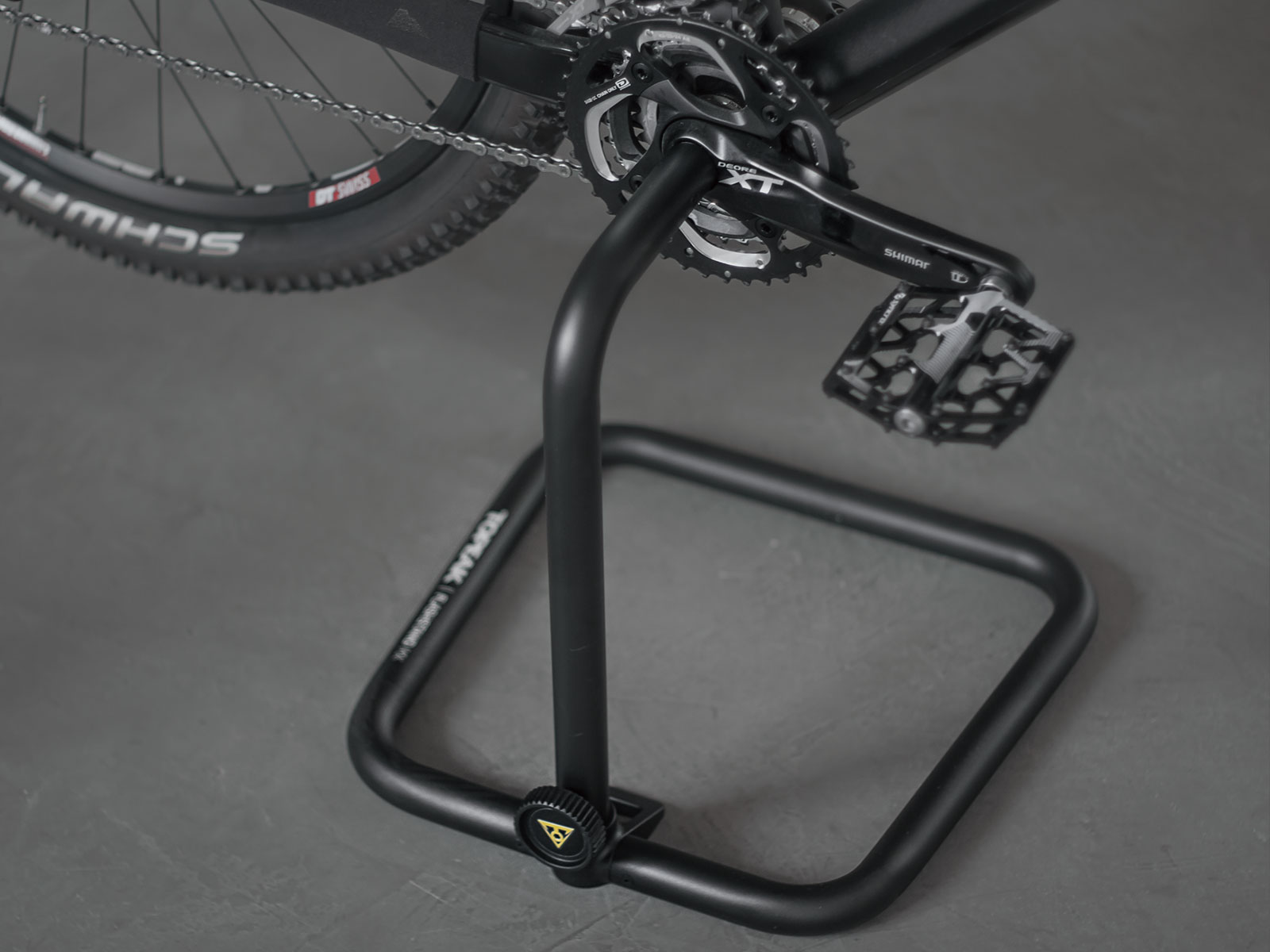 Topeak Flashstand MX Fahrradständer Großaufnahme von Kurble und Ständer
