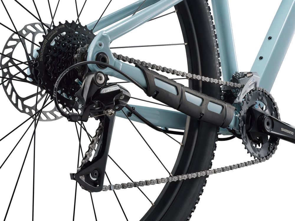 Liv Tempt 3 Hardtail-Mountainbike in Morning Haze mit Shimano-Antrieb in Detailaufnahme des Hinterbaus.