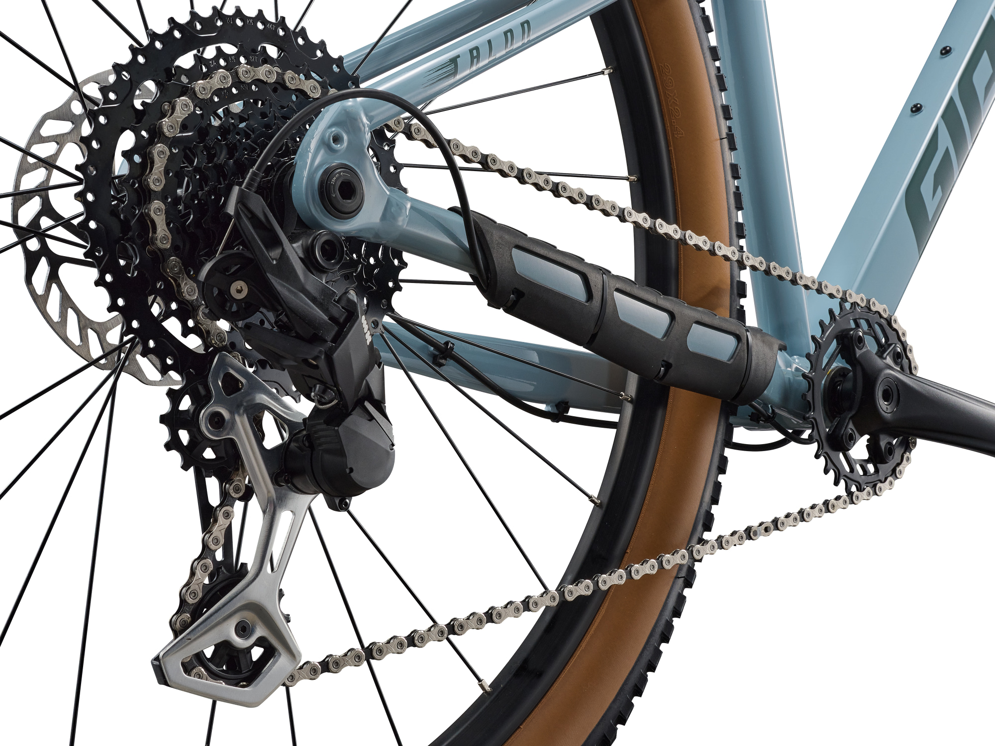 Giant Talon 1 Hardtail-Mountainbike in Dusty Blue mit Kettenstrebenschutz und Antrieb.