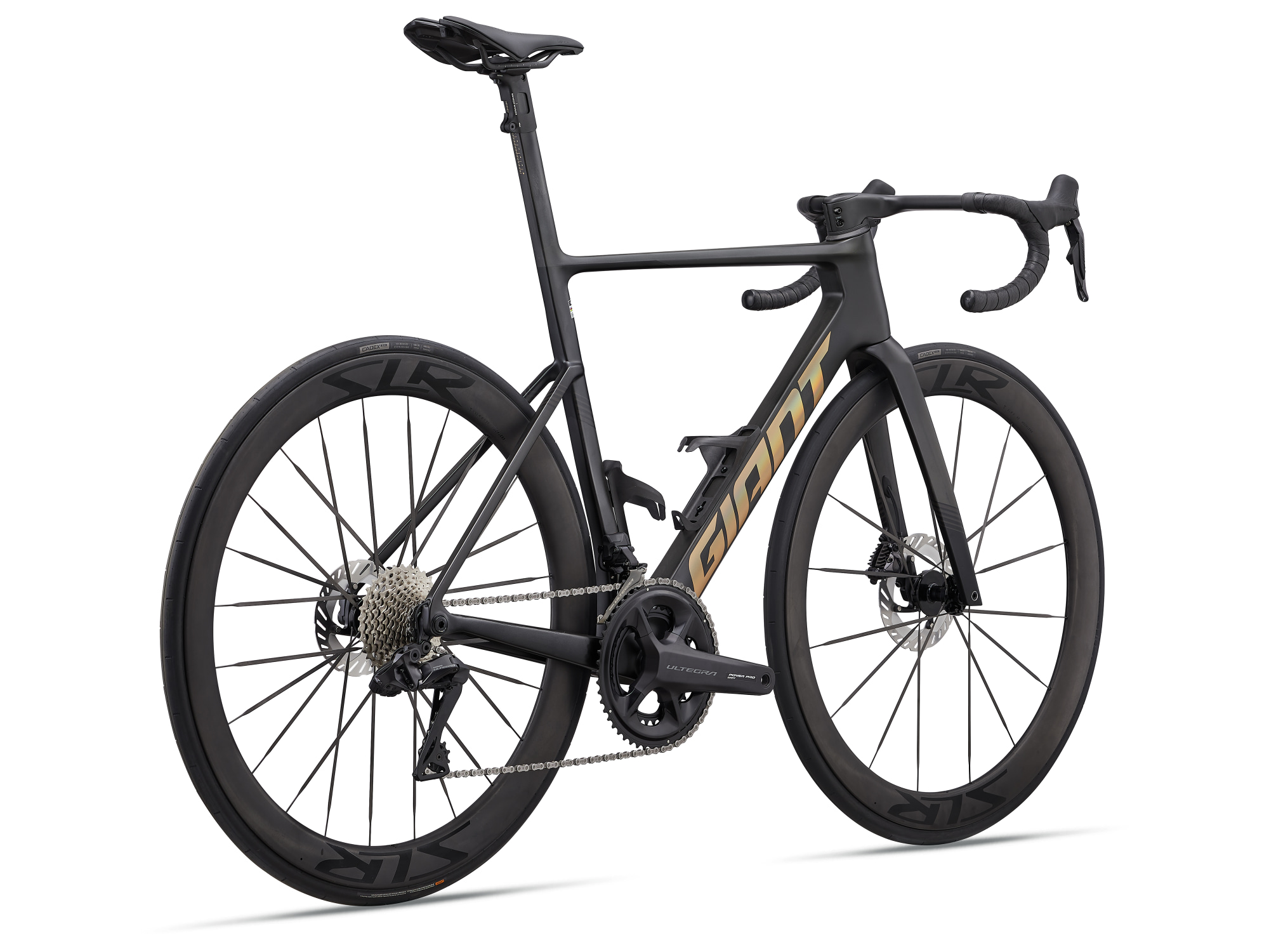 Giant Propel Advanced SL Rennvelo in Raw Carbon mit Carbon-Laufrädern in Schrägansicht.