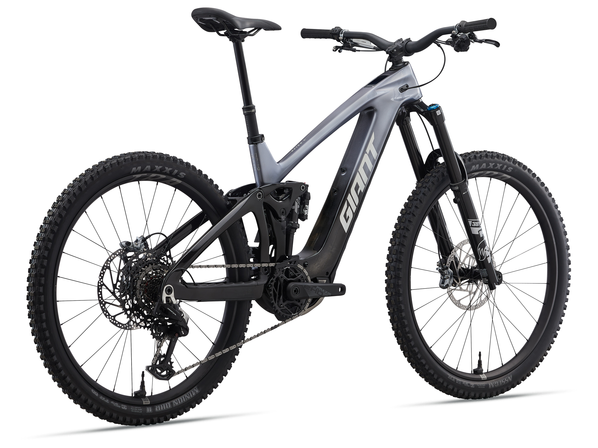 E-MTB Giant Reign Advanced E+ 1 mit Carbon Rahmen in carbon schwarz, Ansicht von schräg hinten links
