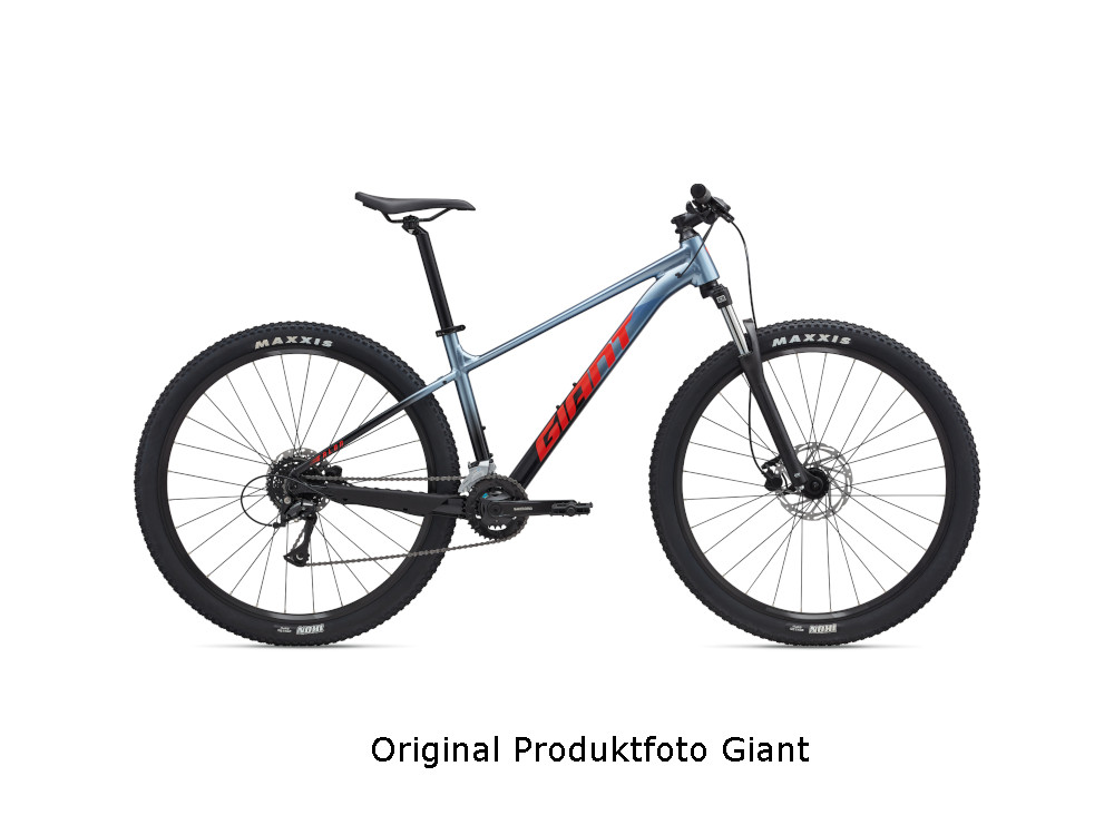 Giant Mountainbike Hardtail Talon 3 aus Aluminium in Eisblau-Schwarz mit roter Schrift und Federgabel, Ansicht von der Seite